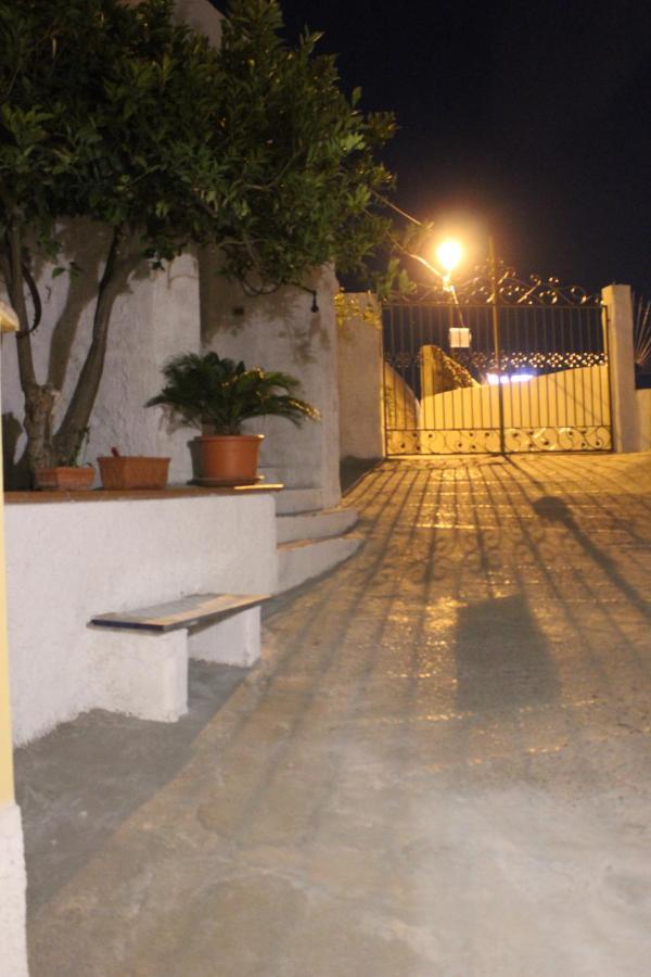 Il Covo Delle Civette Bed & Breakfast Vietri sul Mare Exterior photo